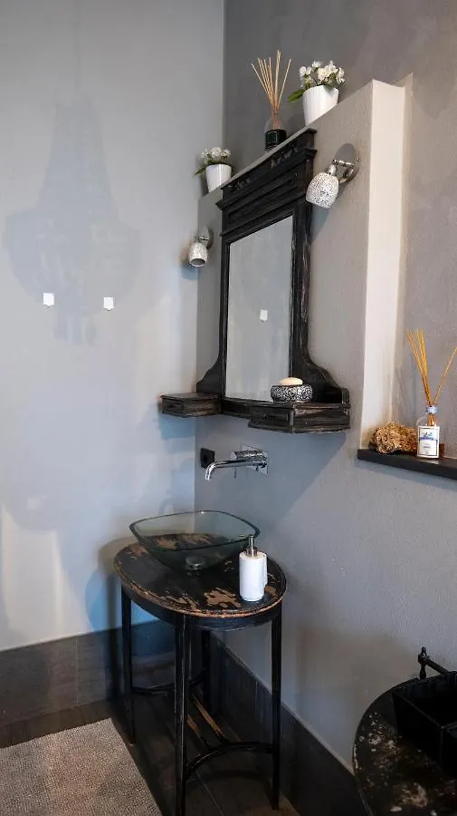 Beautiful Floral Apartment On Navigli Μιλάνο